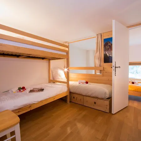 Grand Roc - Ancolies 220 - Happy アパート