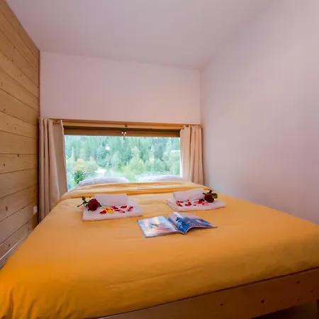 Grand Roc A220 From Slopes 150m , View & Parking - Happy